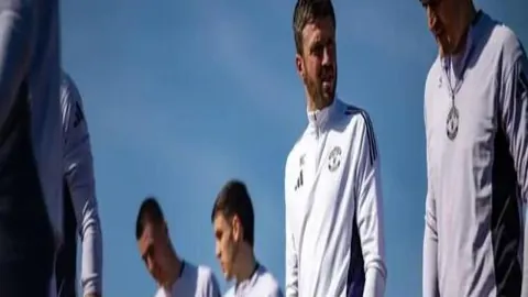 巴塞罗那以3-1逆袭西班牙人，夺得西甲胜利